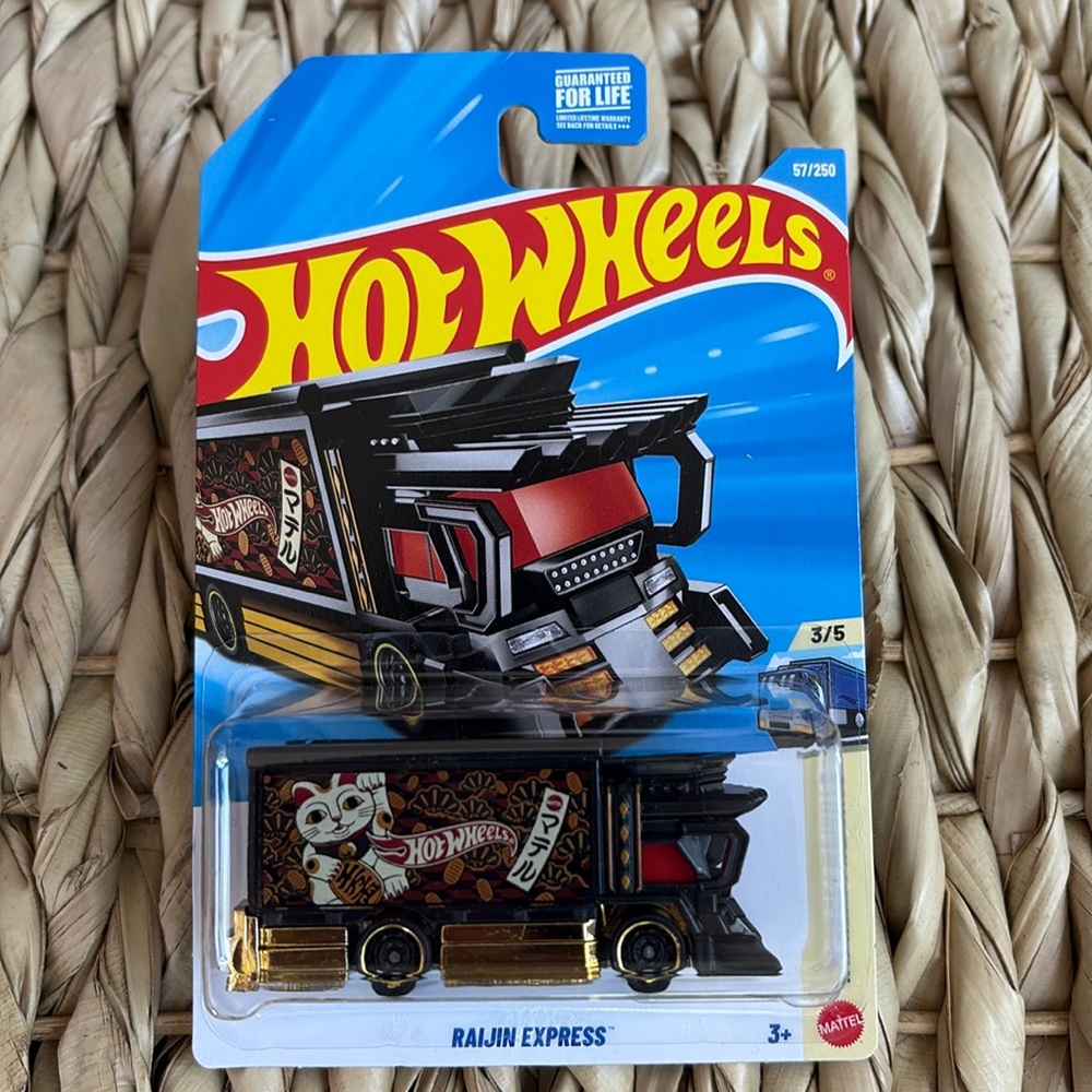Raijin Express Japanese Dekotora Lucky Maneki-Neko Cat Truck Hot Wheels Car 2026